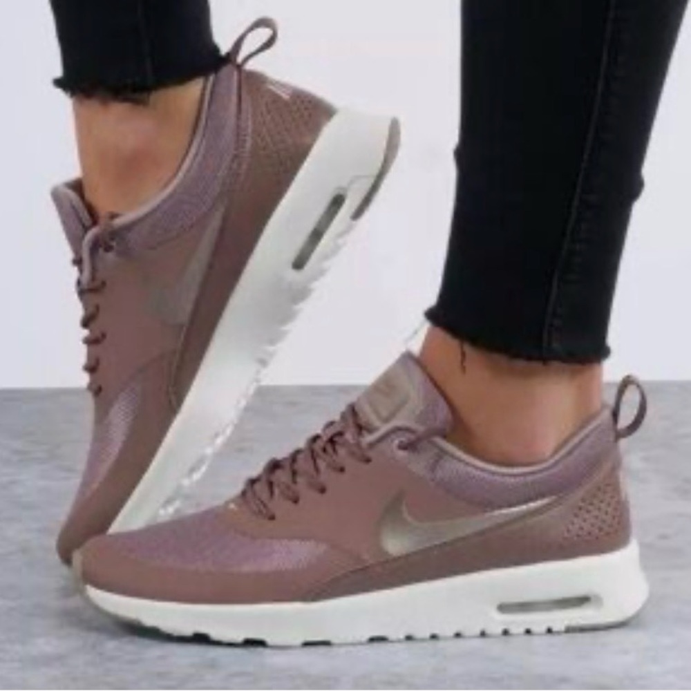 Nike Women's Brown and Gold Sneakers